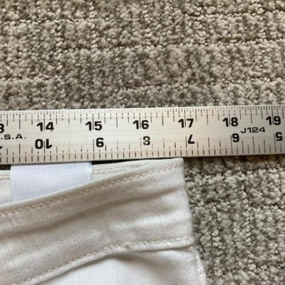 Levi’s Demi Curve Classic Jeans- White - Picture 6 of 8